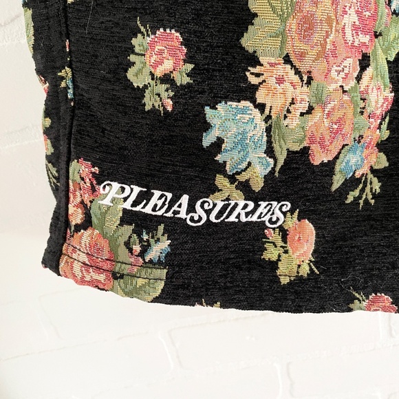 Pleasures Brocade bermudas Dark floral Jacquard Roses Embroideries Pockets Sz M - Picture 13 of 13